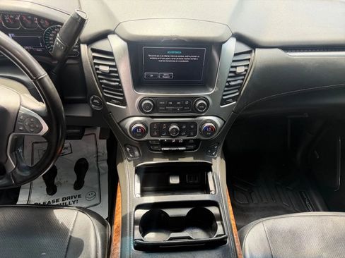 Used 2018 Chevrolet Suburban Premier RWD image 17