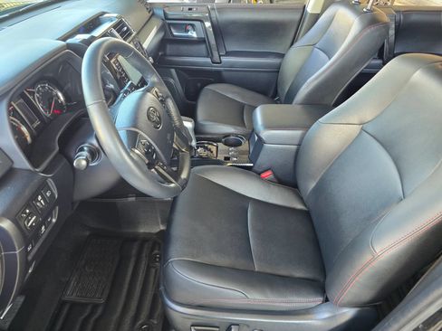 Used 2024 Toyota 4Runner TRD Off-Road Premium w/ Off Road Premium Plus Package AWD/4WD image 11