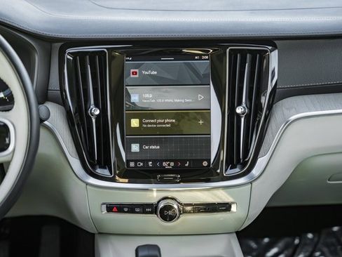 Certified 2023 Volvo S60 B5 Ultimate w/ Climate Package image 20