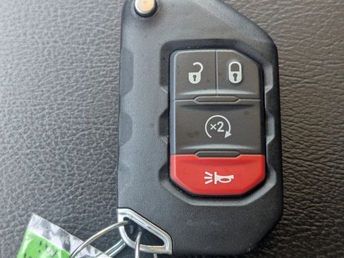 Used 2022 Jeep Gladiator Mojave w/ Cold Weather Group image 39