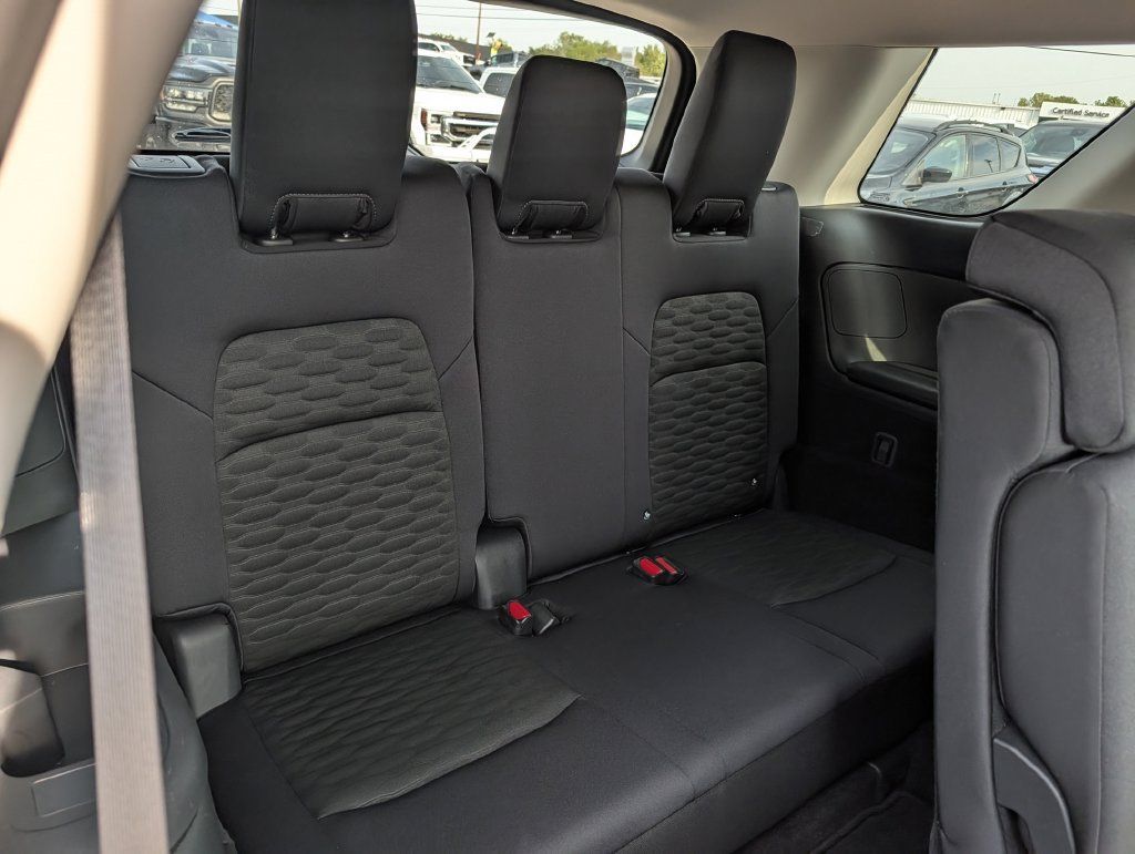 Used 2026 Nissan Pathfinder SV FWD image 28