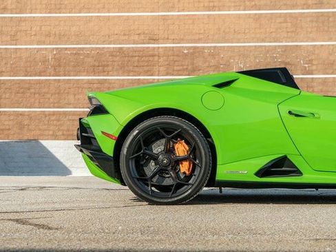 Used 2022 Lamborghini Huracan EVO image 33