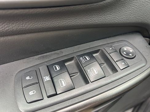 Used 2019 Jeep Cherokee Trailhawk w/ Trailer Tow Group image 16