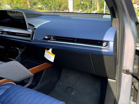 New 2026 Cadillac Vistiq Premium Luxury image 33