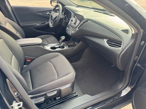 Used 2025 Chevrolet Malibu LT image 22