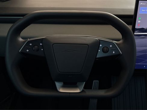 Used 2025 Tesla Cybertruck AWD Crew Cab image 18