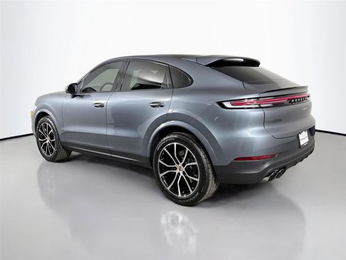 Certified 2026 Porsche Cayenne Coupe AWD/4WD image 3