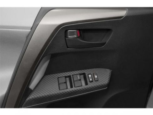 Used 2015 Toyota RAV4 XLE FWD image 19
