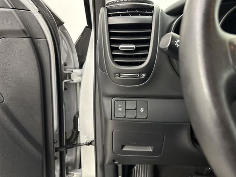 Used 2016 Kia Soul + image 31