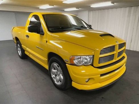 Used 2004 Dodge Ram 1500 Truck SLT w/ Sport Appearance Group image 2