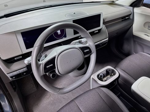 Used 2024 Hyundai Ioniq 5 SEL image 11