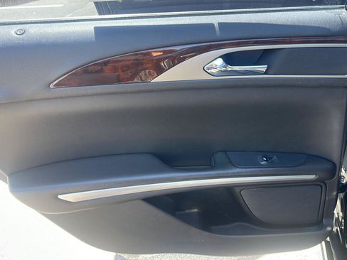 Used 2013 Lincoln MKZ FWD image 31