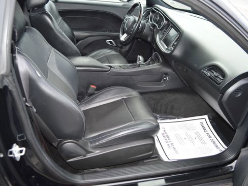 Used 2015 Dodge Challenger R/T Plus RWD image 19