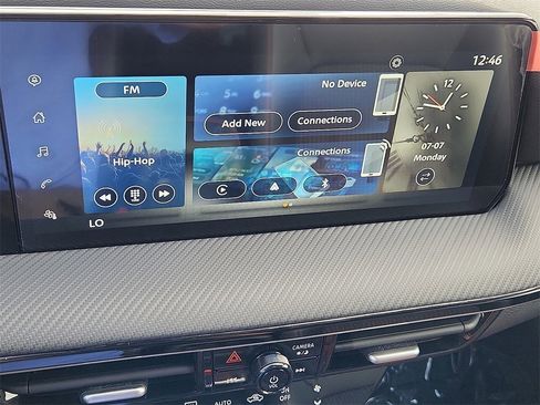 New 2025 Nissan Kicks SR image 8