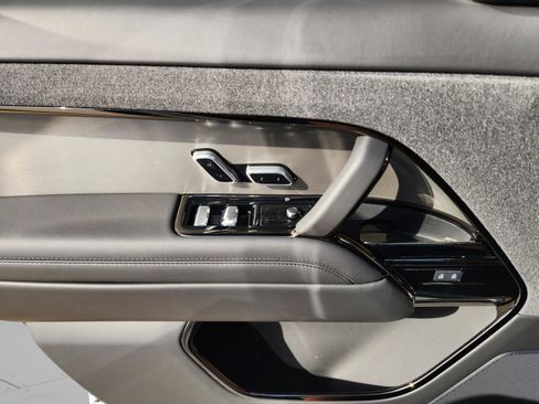 New 2026 Land Rover Range Rover Sport SE AWD/4WD image 16