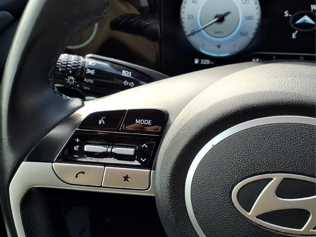 Used 2025 Hyundai Elantra Limited FWD image 22