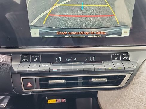 Used 2025 Toyota Camry XLE FWD image 22