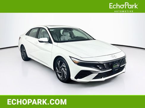 Used 2025 Hyundai Elantra Limited FWD image 1