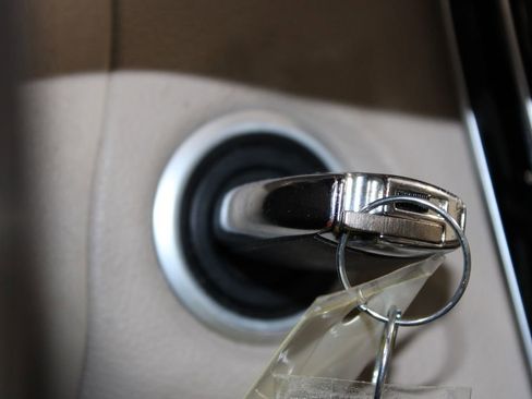 Used 2016 Mercedes-Benz C 300 4MATIC Sedan w/ Surround View Package image 23