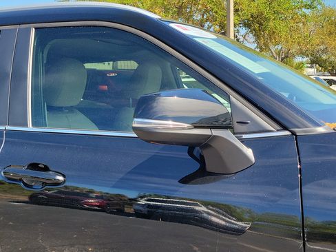 Certified 2024 Toyota Highlander XLE image 8