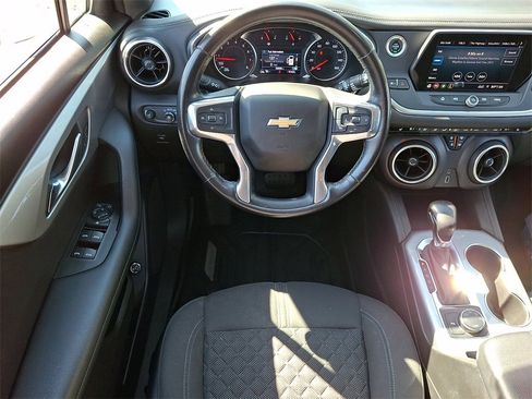 Used 2020 Chevrolet Blazer LT image 12