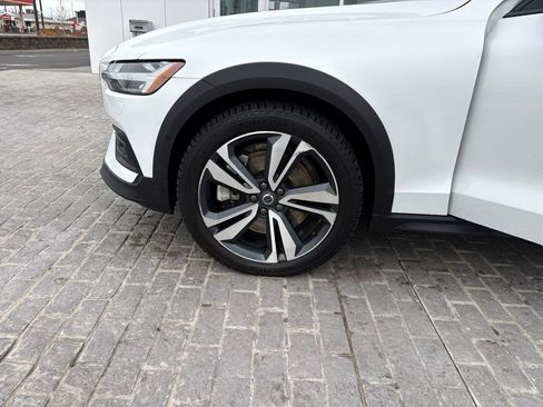 Used 2023 Volvo V60 B5 Cross Country Plus w/ Climate Package image 25