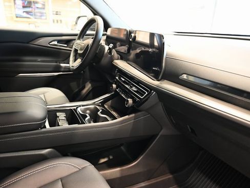 New 2026 Chevrolet Traverse LT w/ Driver Confidence Package image 14