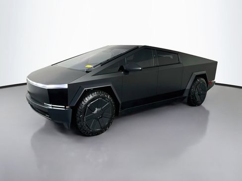 Used 2024 Tesla Cybertruck AWD Crew Cab image 3