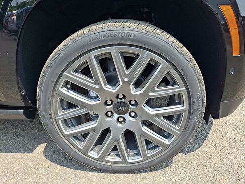 New 2026 GMC Yukon Denali Ultimate AWD/4WD image 5