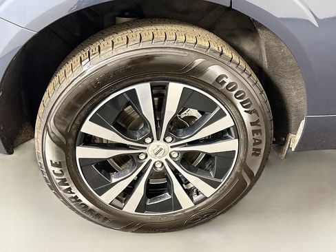 Used 2024 Volvo XC60 T8 Core image 33