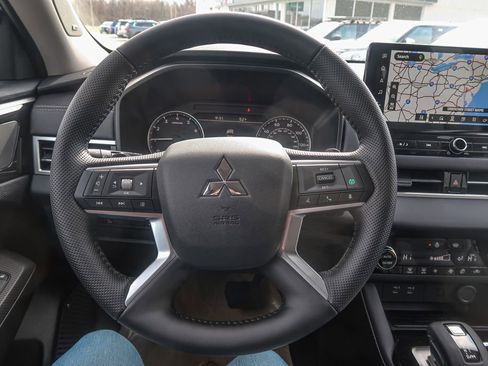 New 2026 Mitsubishi Outlander SE image 27