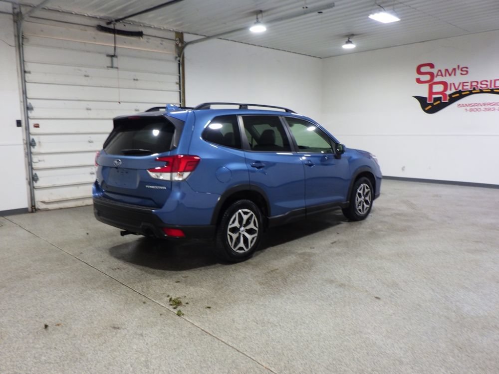 Used 2019 Subaru Forester Premium w/ All-Weather Package AWD/4WD image 4
