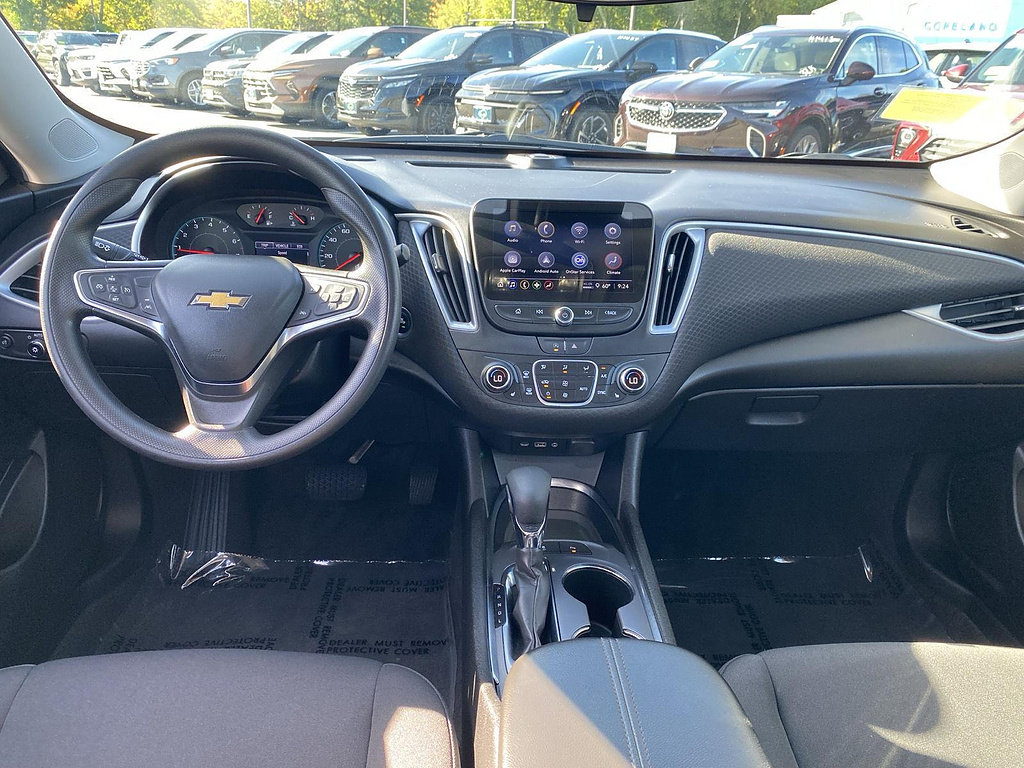 Certified 2025 Chevrolet Malibu LT FWD image 12