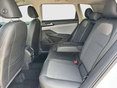 Certified 2022 Volkswagen Taos SE AWD/4WD image 13