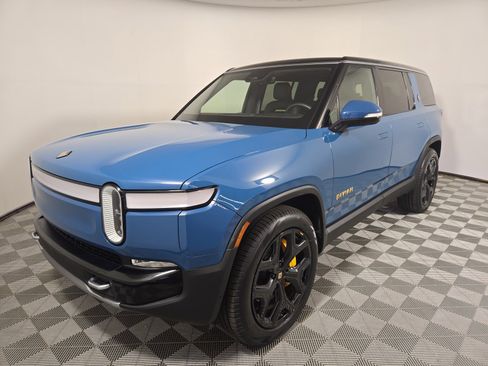Used 2022 Rivian R1S Launch Edition image 1