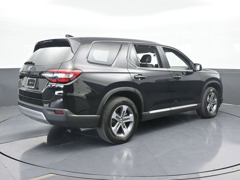 Used 2025 Honda Pilot EX-L image 6