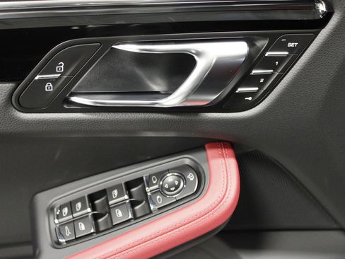 New 2026 Porsche Macan AWD/4WD image 30