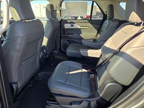 New 2026 Ford Explorer Active w/ Active Comfort Package image 15