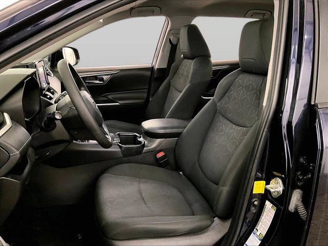 Used 2022 Toyota RAV4 XLE AWD/4WD image 24