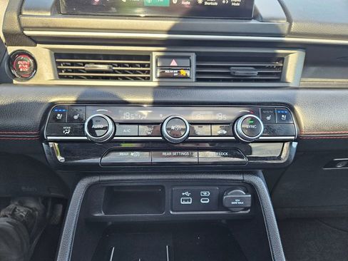 Used 2023 Honda Pilot Elite image 14