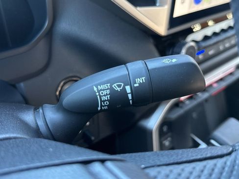 Used 2025 Toyota Tundra Limited AWD/4WD image 13