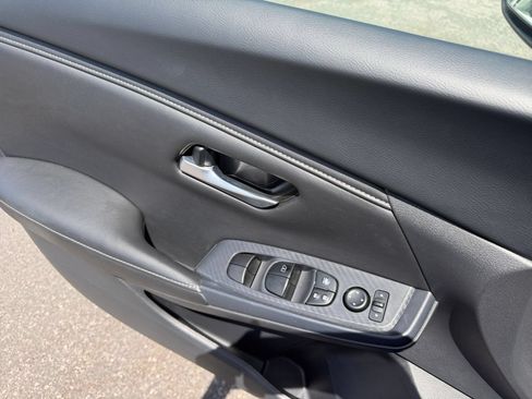 Used 2025 Nissan Sentra SV FWD image 18