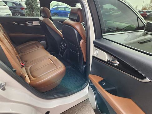 Certified 2021 Lincoln Nautilus Reserve w/ Equipment Group 202A image 16