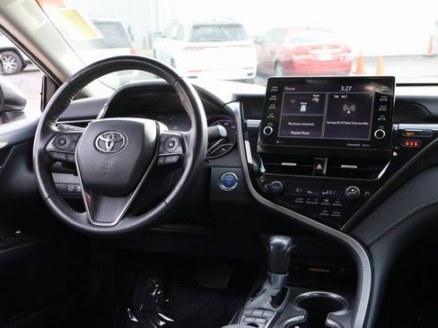 Used 2022 Toyota Camry XSE w/ Cold Weather Package image 13