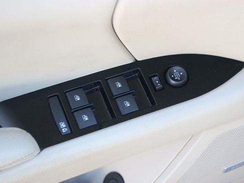 Used 2013 Cadillac XTS FWD image 12