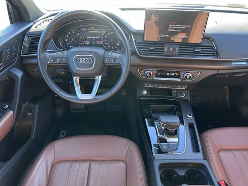 Used 2023 Audi Q5 2.0T Premium w/ Convenience Package image 11