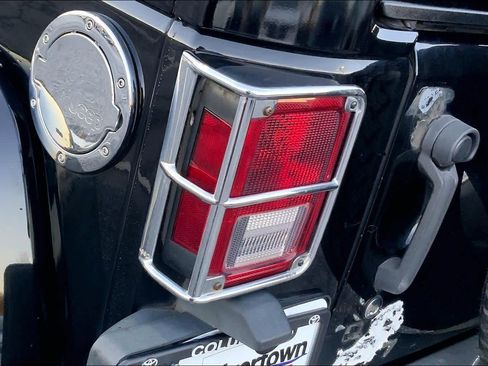 Used 2014 Jeep Wrangler Unlimited Sahara w/ Mopar Chrome Edition Group image 26