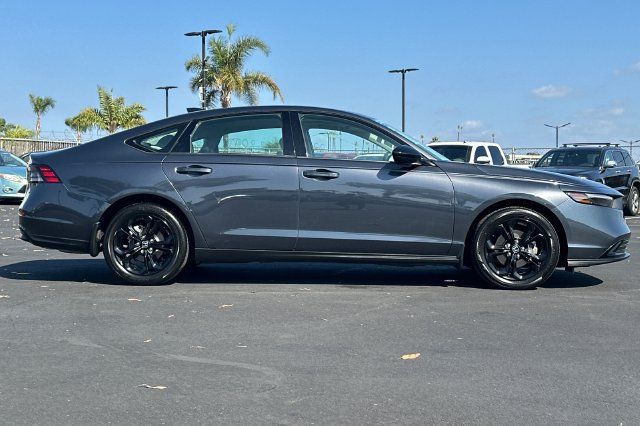 Certified 2025 Honda Accord SE image 3