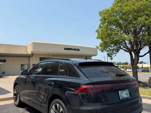 Used 2025 Audi Q8 Premium Plus AWD/4WD image 4