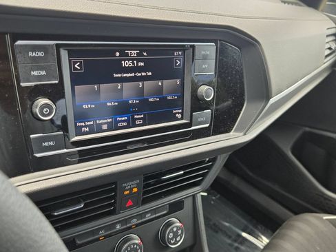 Certified 2022 Volkswagen Jetta Sport FWD image 20